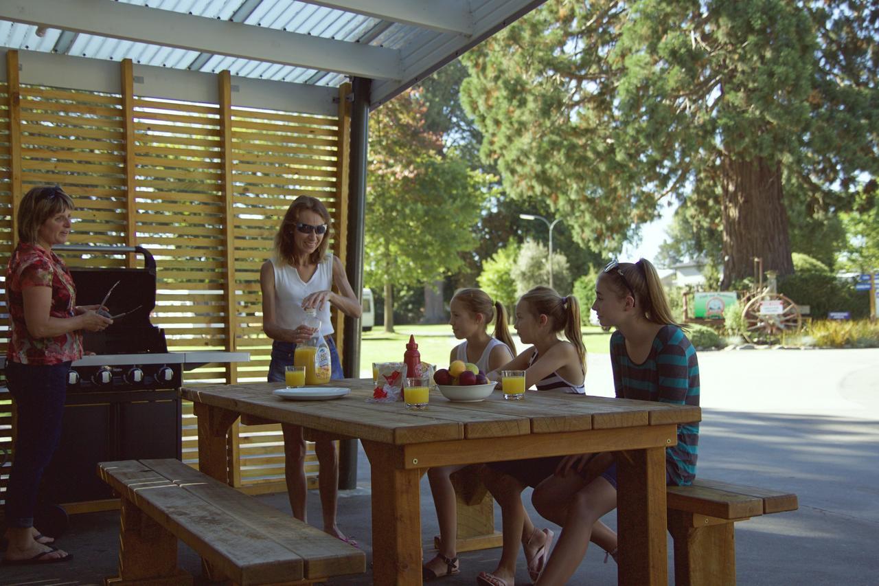 Geraldine Top 10 Holiday Park Екстериор снимка